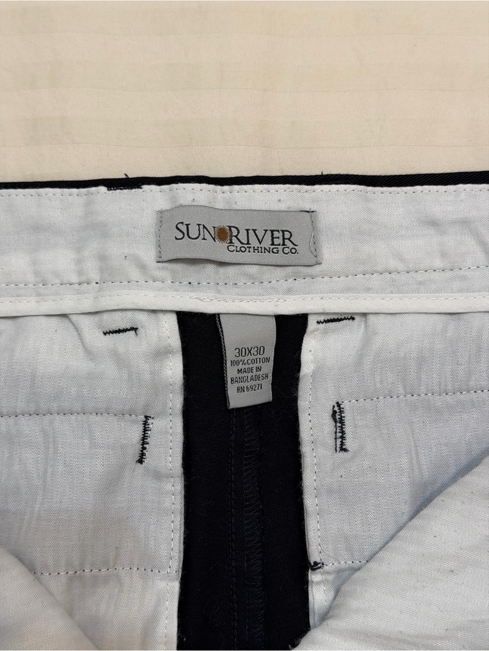 Black pants - Picture 2 of 3